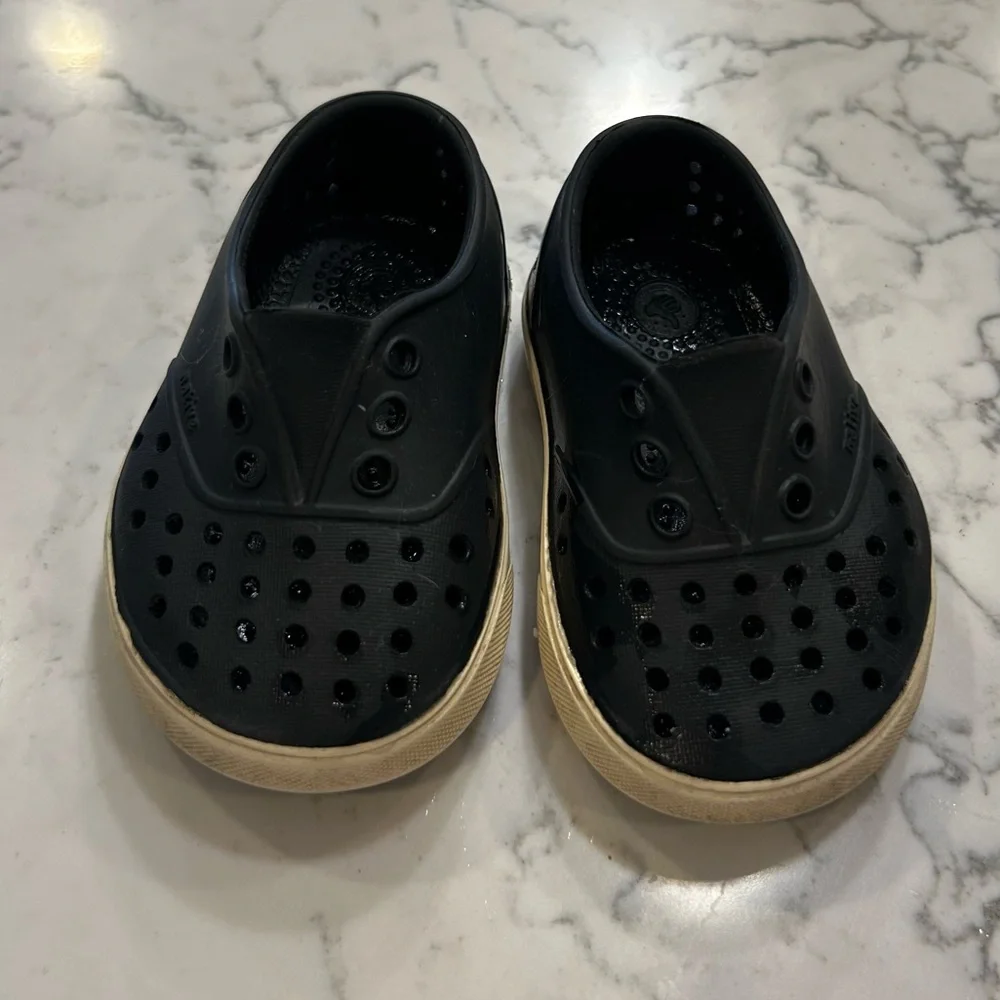 Native Navy Blue Jefferson Slip On Shoes‎ Size 4C Infant/Baby